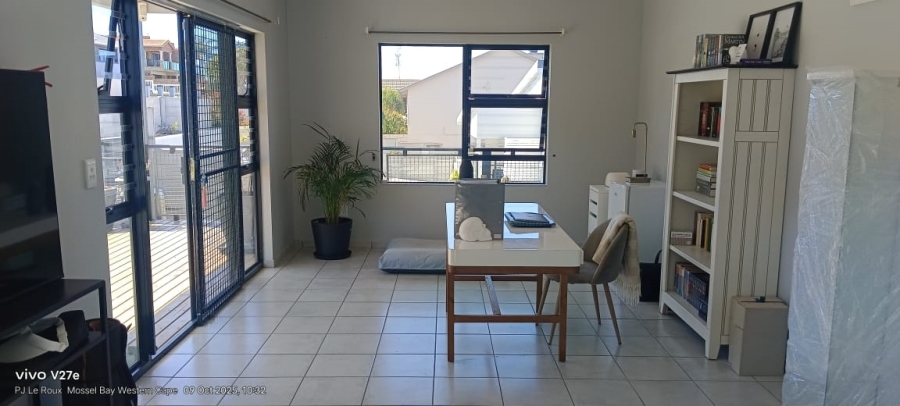 6 Bedroom Property for Sale in Seemeeu Park Western Cape